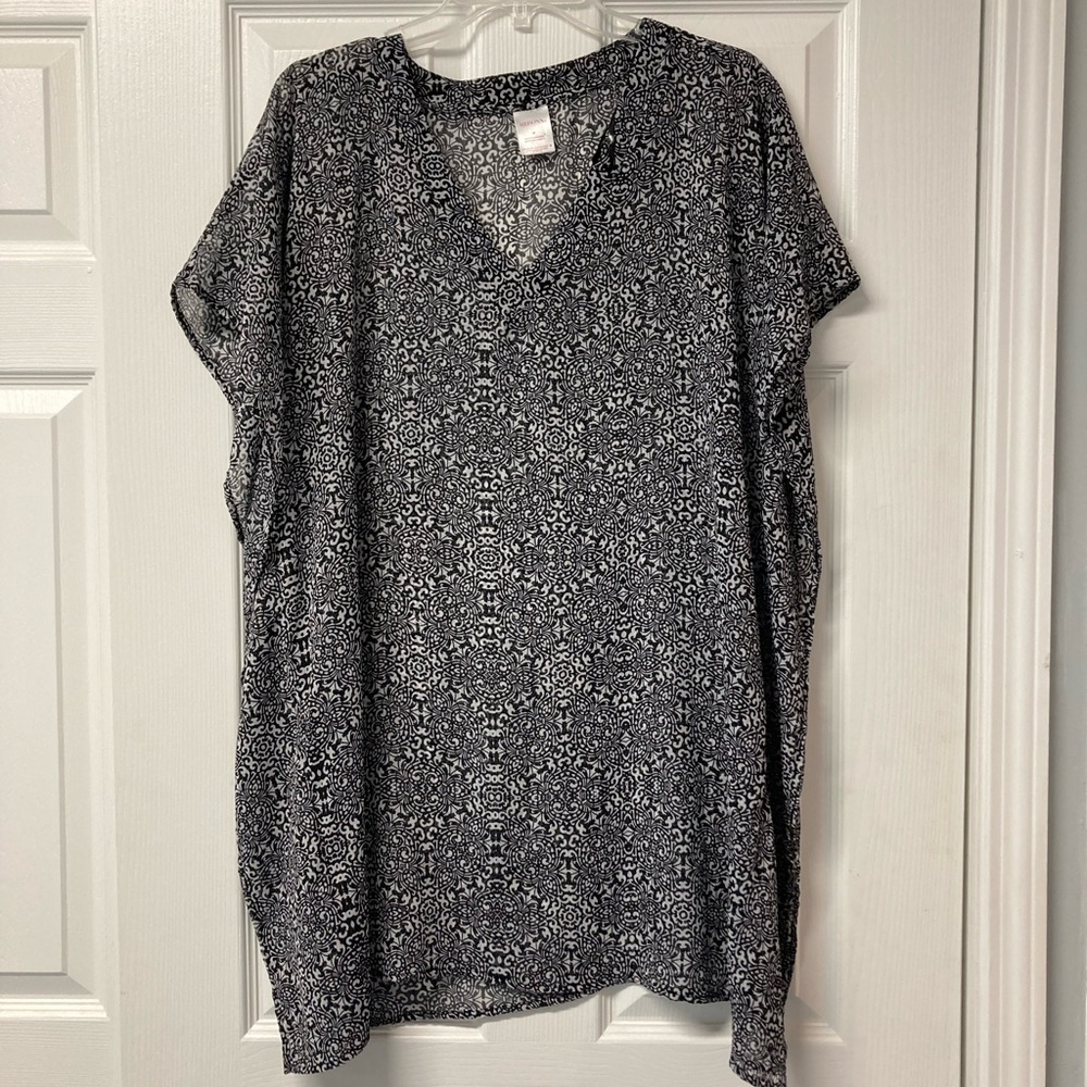 Merona black and white beach cover up size medium